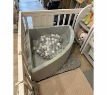 Load image into Gallery viewer, Ball pit with Balls